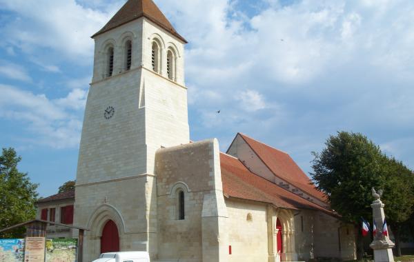 Une photo de l'Eglise Saint-Aventin de Vendeuvre-du-Poitou