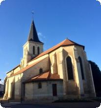 Une photo de l'église de Jaunay-Marigny